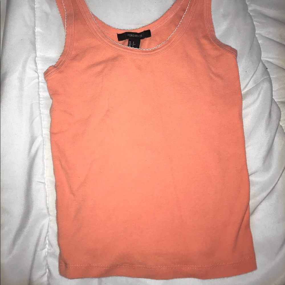 peach colored scalloped sleeve fitted crop top